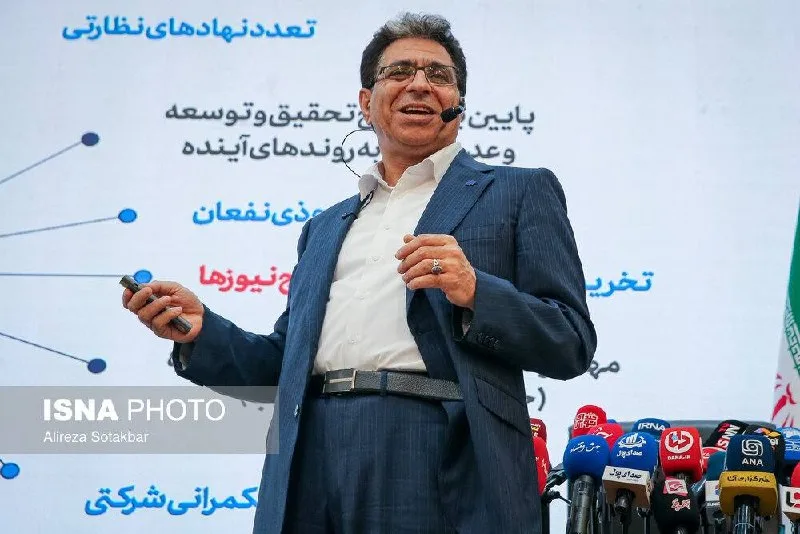 معامله‌های مشکوک مدیرعامل شستا با نهادهای نظارتی