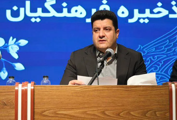 فساد در پتروشیمی: رازهای علی صادقی در صندوق ذخیره فرهنگیان برملا میشود